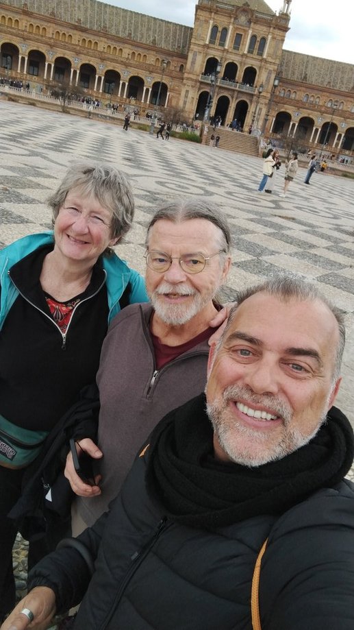 Johnny with guests at Plaza de España